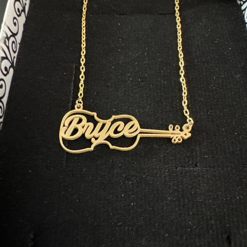 Collier de violon personnalisé - Musical Instrument And Names avis et prix